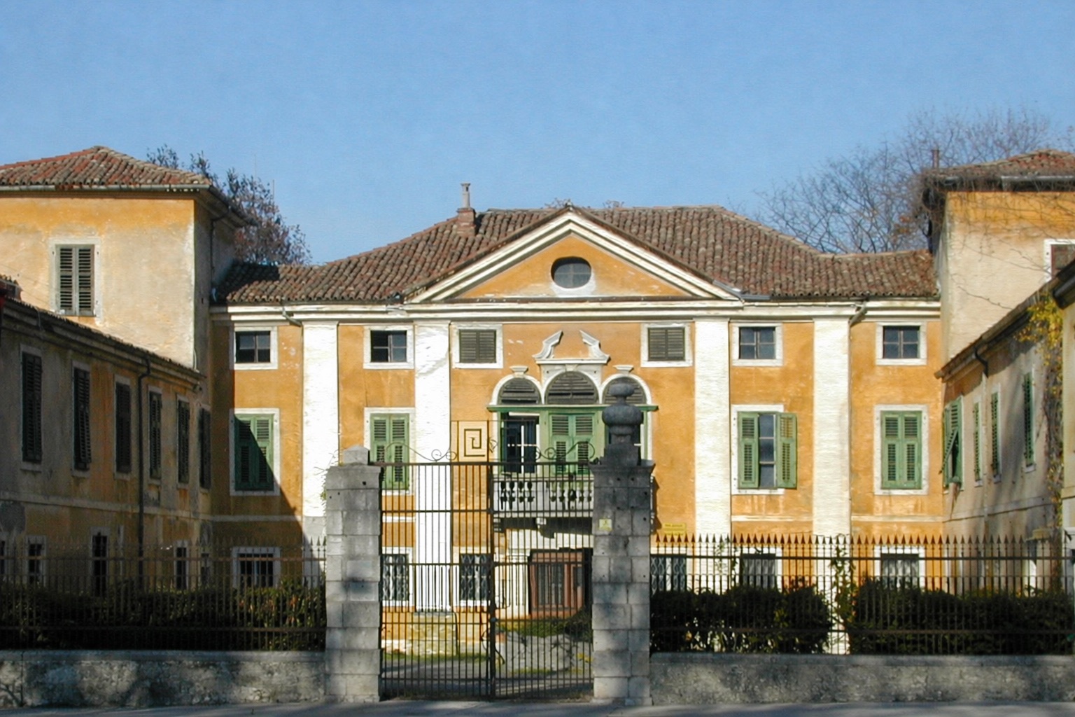villa louise new